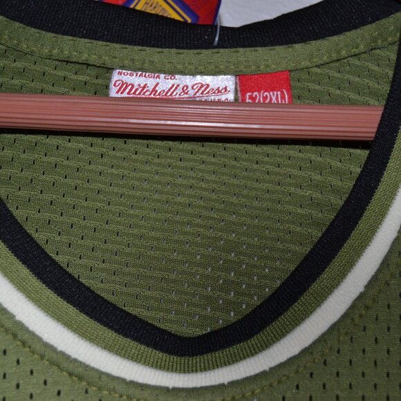 KOBE BRYANT HARDWOOD CLASSIC LAKERS GREEN JERSEY- Brand New- LARGE$85 - Picture 3 of 15